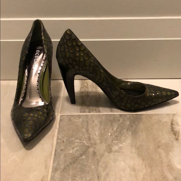 BCBGirls Leather Green Heels - Picture 1 of 8